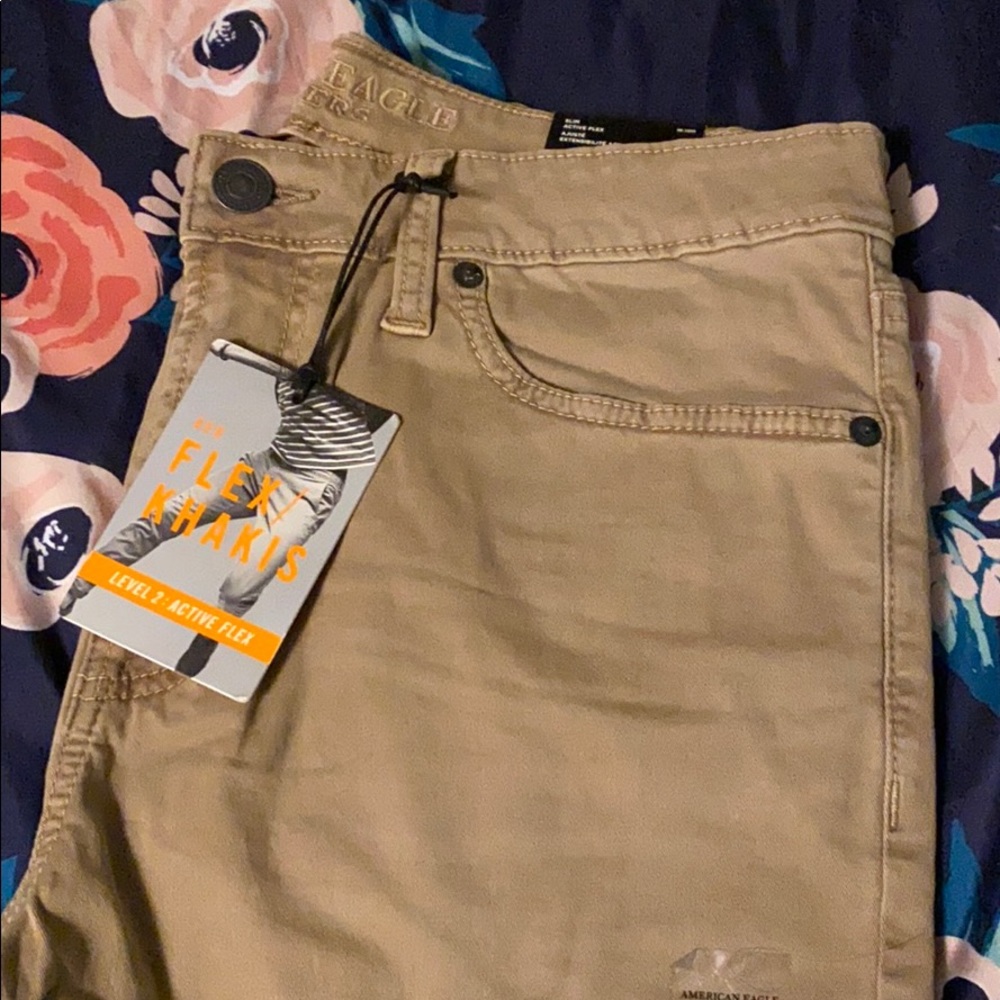 AEO Flex Khakis 32/34